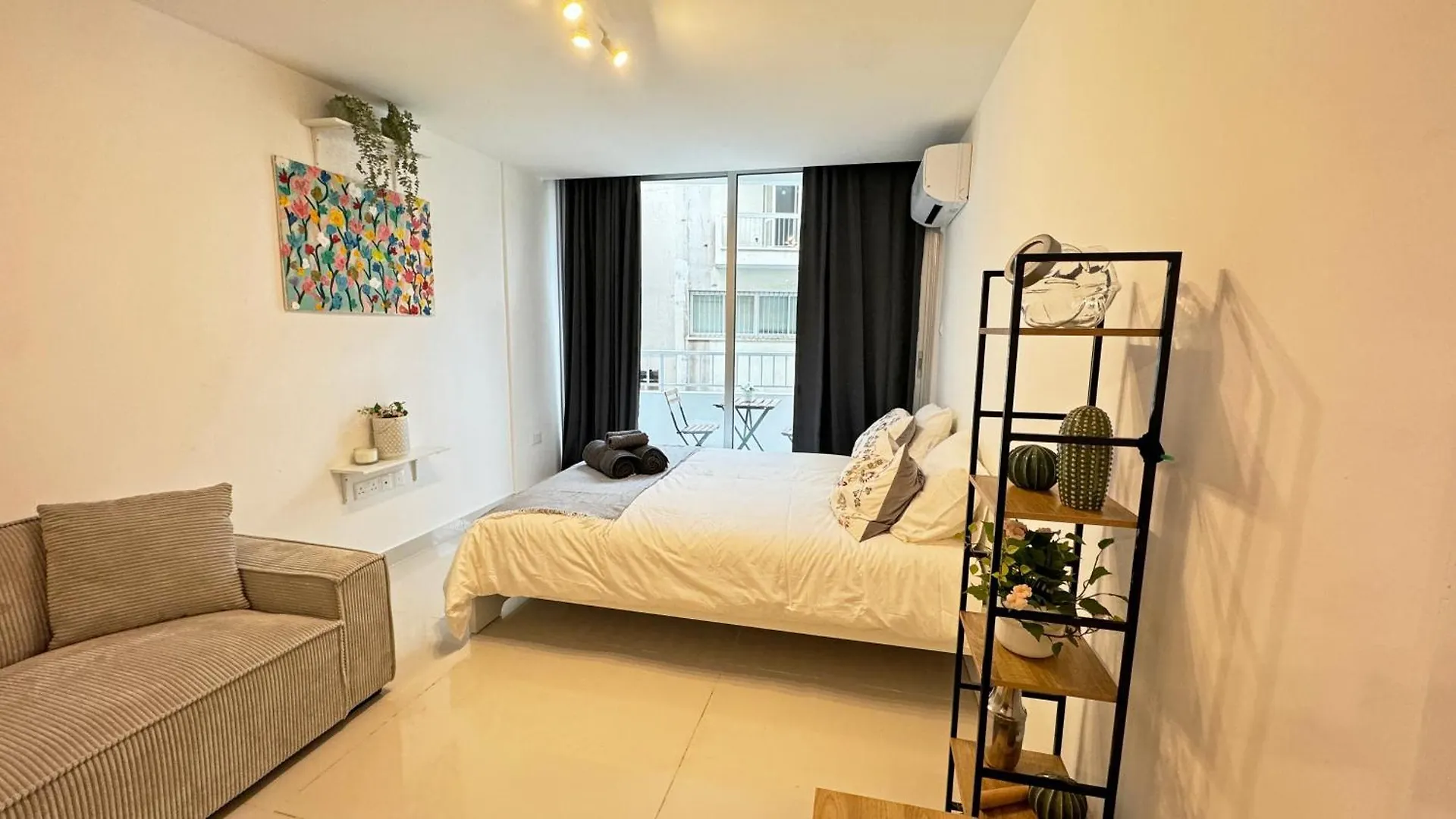 Flora Beachfront Finikoudes Larnaka Appartement
