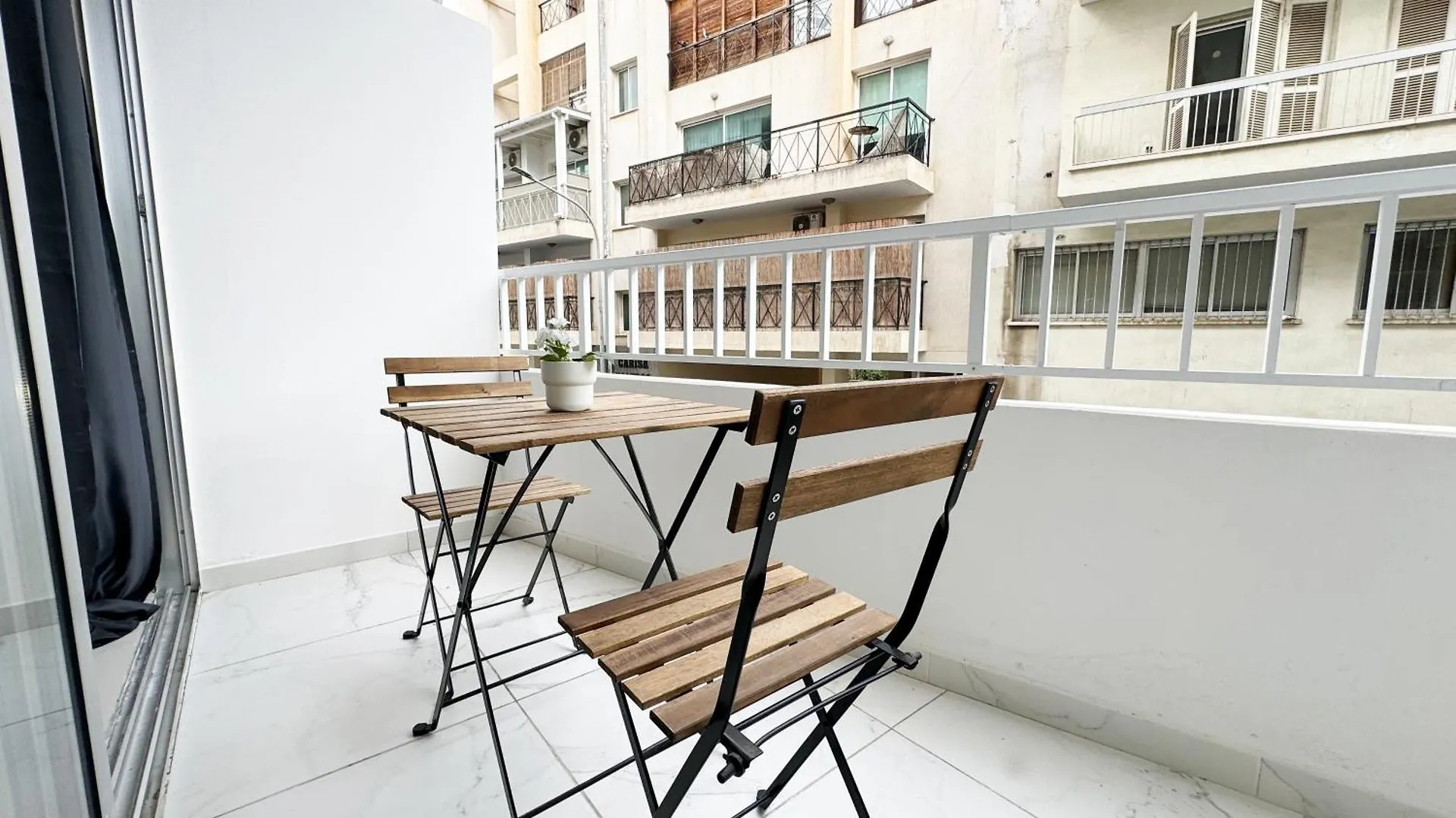 Flora Beachfront Finikoudes Larnaka Appartement